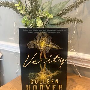 Verity by Colleen Hoover Trade Paperback Thriller Romance Novel English